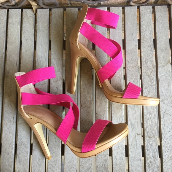 Victoria's Secret Shoes - 💥FINAL💥Victoria’s Secret Pink Ankle Strap Heels